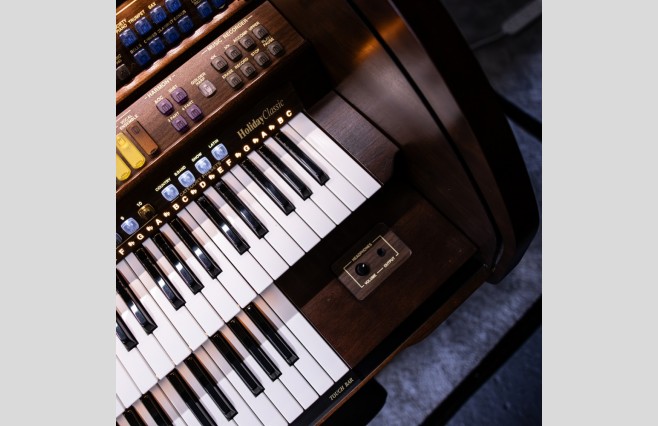 Lowrey Holiday Classic Organ, Used - All Inclusive Top Grade Package (SN:00A300 60902 50577) - Image 9